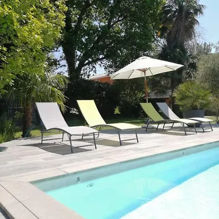 Maison- Avec Piscine Chauffee *