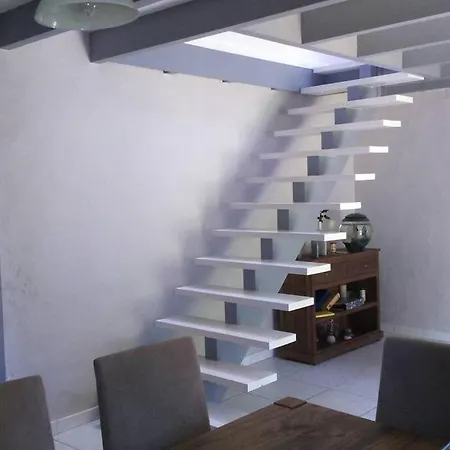 Maison- Avec Piscine Chauffee Villa