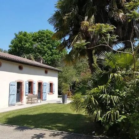 Maison- Avec Piscine Chauffee