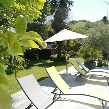 Maison- Avec Piscine Chauffee Villa *