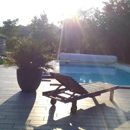 Maison- Avec Piscine Chauffee Villa *