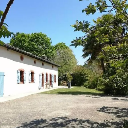 Maison- Avec Piscine Chauffee